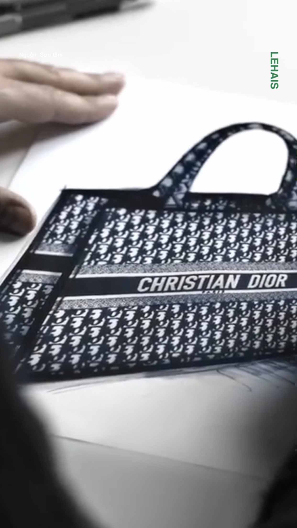 The process of making a handbag by fashion brand Christian Dior 2