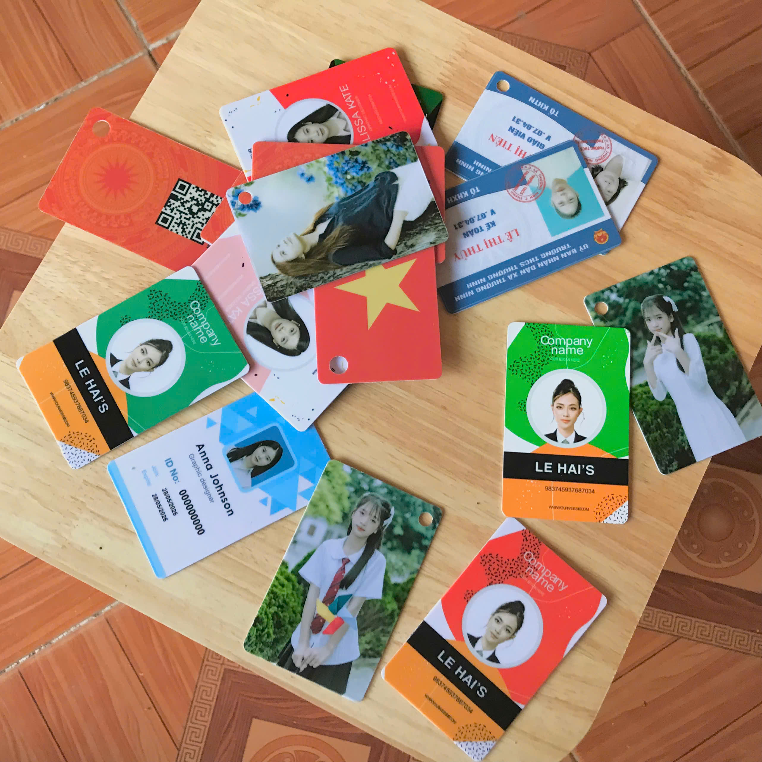 In thẻ nhựa học sinh, thẻ nhân viên và in ảnh treo móc khoá ? 4