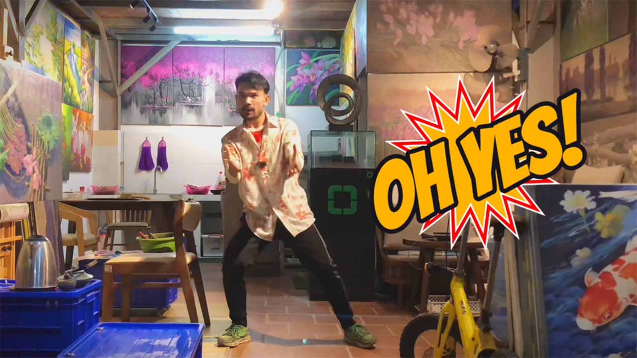 Vẽ xong bức tranh hoa sen và niềm vui nóng hổi